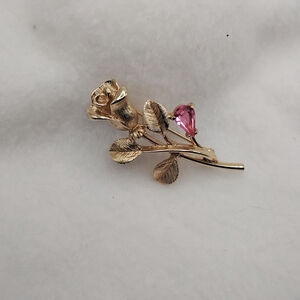 Vintage Avon Brooch | Goldtone Rose Pin with Pink Teardrop Stone